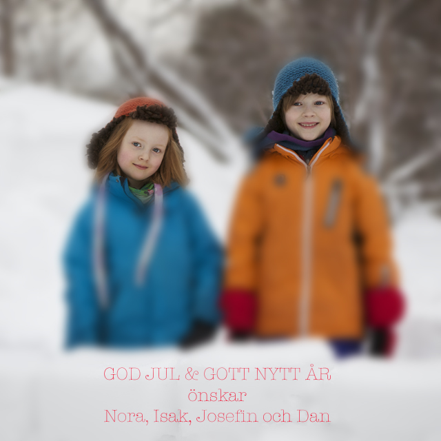 God Jul och Gott Nytt År önskar Nora, Isak, Josefin och Dan